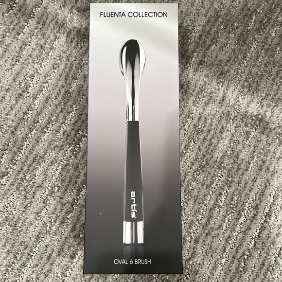 Other - Artis makeup brush Oval 6. - Brand new